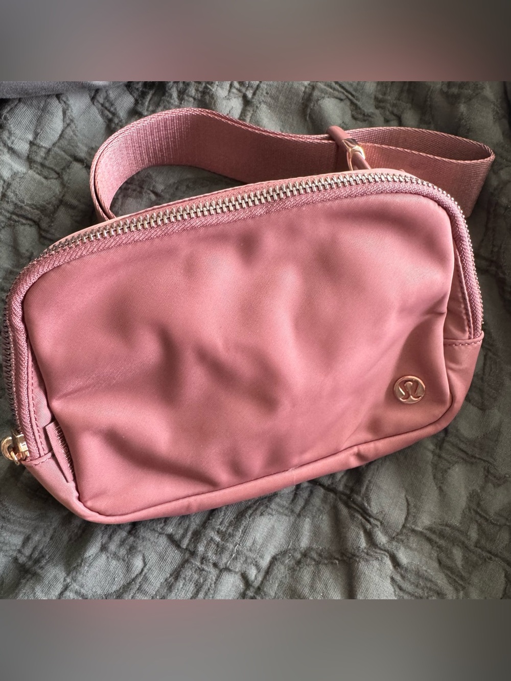 lululemon Everywhere 1L Belt Bag with Rose Gold Hardware. New Without Tags